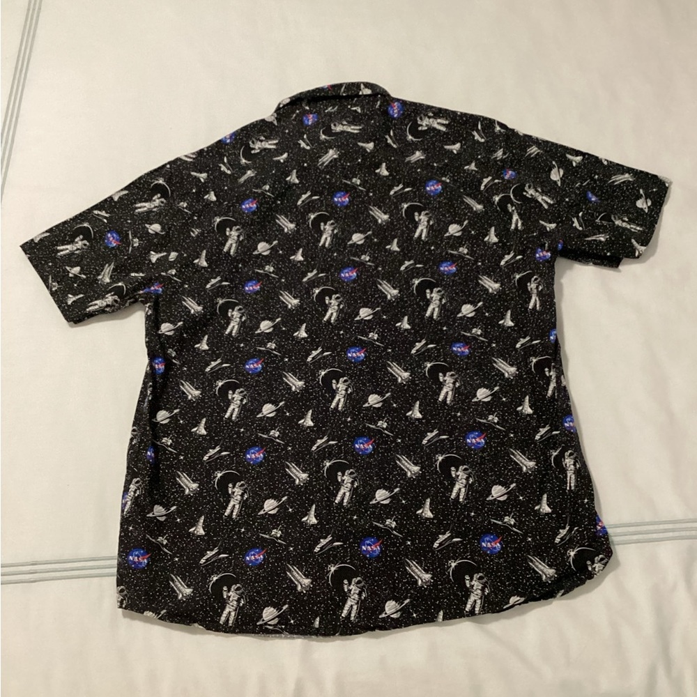 NASA button down - Picture 3 of 6